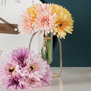 kunstmatige 6 hoofden Gerbera Boeket zijden bloemen voor huisdecoratie bruiloft hand met bloemenkrans tuin decor nep bloemenmuur