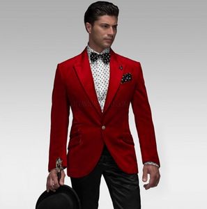 Moda Red Velvet Groom Tuxedos Peak Lapel Groomsmen Suknia Ślubna Jesień Zima Styl Mężczyźni Formalny Party Prom Suit (Kurtka + Spodnie + Krawat) 876