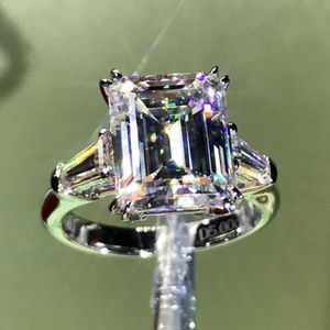 Anello di lusso con diamante da laboratorio da 4 carati con taglio smeraldo 100% originale in argento sterling 925 Fedi nuziali di fidanzamento per le donne Gioielli da sposa