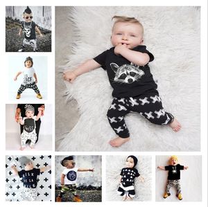 Baby Girl Clothes Boy Floral Tops Pants Suits Cartoon Striped Clothing Sets Camo Letter Animal Print T-shirt Pants Outfits 23 Style DHL 5387