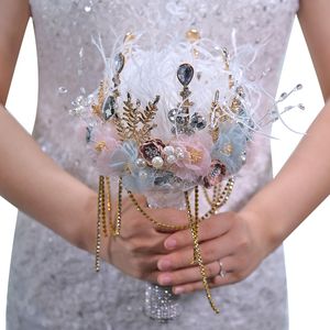ラグジュアリーの羽の結婚式のブーケ2019ブリンブリンズのクリスタル花真珠のブライダルブーケピンクブルーラインストーンの花高品質