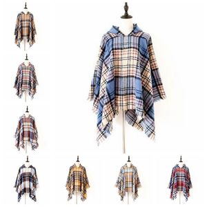 Ekose Panço Püskül Kapüşonlu Şal Eşarp Vintage Moda Sarar Kış Cape Izgara Hırka Pelerin Ceket Kazak Kız Örgü Tartan Atkılar B6896