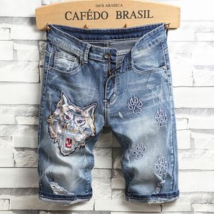 I più nuovi pantaloni corti in denim da uomo strappati ricamati lunghezza al ginocchio vita media causale pantaloncini invecchiati candeggiati dritti