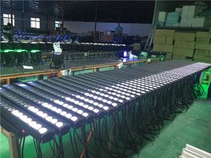 8 Stück Bühnenhochzeitsunterhaltung 18 x 10 W IP65 RGBW 4-in-1-Farb-LED-Linear-Wasserdicht-LED-Wandfluter für den Außenbereich mit Punktsteuerung