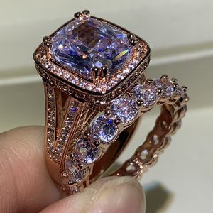 Nuovo arrivo Splendidi gioielli di lusso in argento sterling 925Rose Gold Fill Cushion Shape White Topaz CZ Diamond Women Wedding Bridal Ring Set