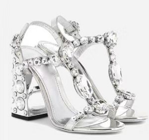 브랜드의 새로운 2020 모조 다이아몬드 스터드 샌들 여성 레이디 검투사 샌들 패션 파티 신발 다이아몬드 결혼 신발 블링 블링 하이힐 은색