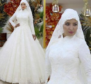 Abiti da sposa musulmani a maniche lunghe con collo alto in pizzo bianco Abiti da sposa con cupcake drappeggiati con lacci Abiti da ricevimento di nozze Abiti da sposa