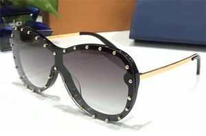 Nieuwe modeontwerper vrouwen zonnebril vlinder frame met klinknagels Populaire verkoopstijl topkwaliteit UV400 beschermende brillen