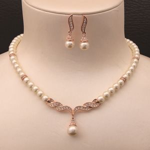 ingrosso set di gioielli da sposa perle-Set di gioielli per collana e orecchini in cristallo color perla e strass in cristallo color crema color oro rosa