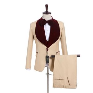 Prawdziwe zdjęcie Groom Tuxedos Szampan Męskie Wedding Business Garnitur Burgundy Velvet Lapel Man Coat Spodnie Wasitcoat szt Kurtka spodnie kamizelka krawat