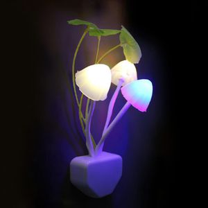 lámparas 220v
 al por mayor-Novedad hongo hongo noche luz UE EE UU Enchufe Sensor de luz AC110V V LED Lámpara de hongos coloridos LED Luces de noche LED para bebé