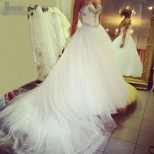 Luxury Rhinestone Ball Gowns Bröllopsklänningar med kristaller Crystal Bodice Vestido de Casamento Sereia Bohemian Style Bridal Gowns