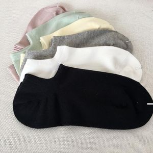 bayan spor çorapları toptan satış-2021 Erkek Çorap Moda Kadınlar Ve Erkekler Rahat Yüksek Kalite Çorap Mektubu Nefes Pamuk Spor Toptan