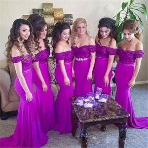 púrpura vestidos de dama de honor
 al por mayor-2020 púrpura elegante de la sirena de lentejuelas vestidos de dama del hombro País Criada de los vestidos de barrido tren vestido de novia de visitantes