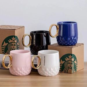 starbucks kaffeetag. großhandel-355ml Starbucks Cups Luxus Kuss Becher Paar Keramik Tassen mit Löffel verheiratet Jubiläumsmilch Kaffeetasse Valentinstag Tag