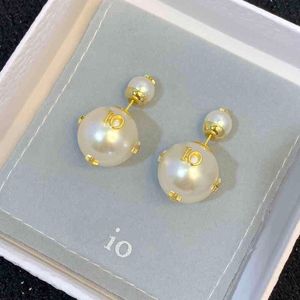 Luxury Stud Designer Örhängen Klassisk stil Brass Gilded Pärlor Silver Needle Ladies Utsökt Present Vintage Aaaaa Earring Officiell