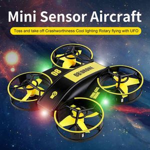 ingrosso macchina drone-Drone One Bottone Take off Auto a terra galleggiante D flip mini rc quadrangolo telecomando giocattolo per bambini