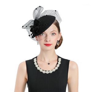 Skłąpy Brim Kapelusze Kobiety Eleganckie Fedoras Czarny Fascynator Moda Ciepła Wełna Czapka Damska Kwiat Vintage Wedding Hat1