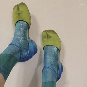 renk bloke topuklu toptan satış-Elbise Ayakkabıları Tabi Toe Blok Topuk Sandalet Kadın Toka Kayış Bayanlar Karışık Renkli Sandalias Mujer INS Pompalar Zapatos Mujer1