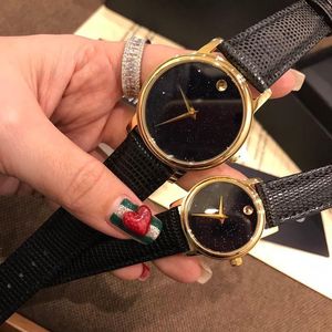 腕時計カップルの時計星空の空を見る男性と女性のための腕時計のための無防備な無防備な超薄いファッション