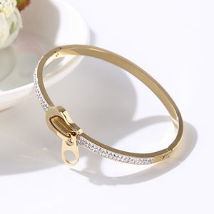 Trendy Crystal Rostfritt stål Bangles Armband för Kvinnor Flickor Bröllop Romantiskt dragkedja Design Smycken Charm Armband