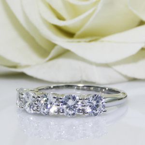 2 CTW Ronde CUT DF Color Moissanite Center K Solid White Gold Female Gold Ring Trouwring Pave Set Stijl