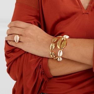 Charm Bracelets Trendy Cowrie Big Sea Shell Jewelry For Women Delicate Gold Color Easy Match Handmade Bracelet Women1