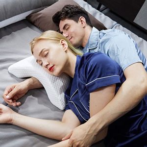 カップルサイドの枕木のための中空のデザインアームの休憩手の枕を持つsbのU字形の湾曲した泡の眠りの首の子宮頸部