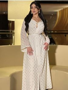 blanc musulman achat en gros de Vêtements ethniques Mode Fashion Muslim Robe Ensembles de deux pièces Abaya Jalabiya pour Femmes Blanc à manches longues Eid Partie marocaine Kaftan arabe Dubai Tissu