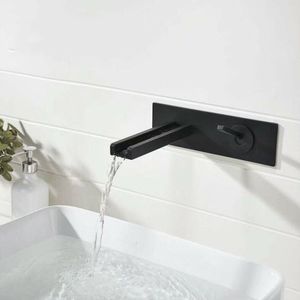 Badrum Sink Kranar Basin Kran Svart Chrome Brass Mixer Tap Singelhandtag Väggmonterad Vattenfall Ankomstdesign Torneira