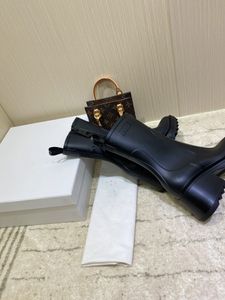 ayakkabı fermuar çantaları toptan satış-Üst Tasarımcı Yüksek Kalite Kadınlar Yeni Yağmur Botları Martin Ayakkabı Dahili Fermuar Boyutu Kutuları ve Çantalar İçeriyor