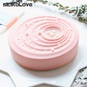 シリカローブビッグシリコーンケーキ型ベーキングツールシリコン耐熱器装飾ラウンド渦の形状3Dパン スティック FDA金庫210721