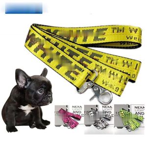 Dog Collar Leashes Fashion Letter Pet Lead för hundar Katter Nylon Walk Leash Outdoor Security Training Harness Färger cm