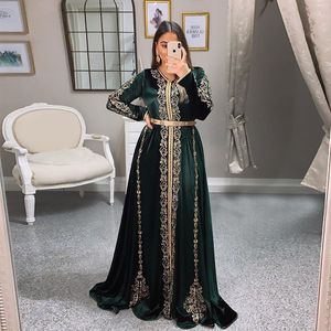 white and gold moroccan kaftan