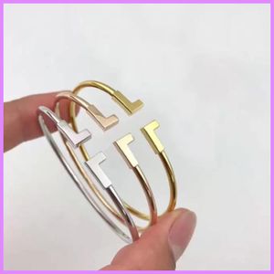Moda Gold Love Bransoletki Bransoletki Bracialetto Pulsera Dla Męskie Kobiety Designer Miłośnicy ślubu Prezent Diament Tenis Jewelry D2111253F