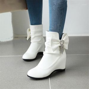 white winter bridal shoes toptan satış-Çizmeler Pxelena Tasarımcı Kristal Zincir Bowtie Gelin Düğün Beyaz Kış Gelin Ayakkabı Gizli Yüksek Topuklu Kadın Ayak Bileği Patik