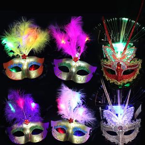 venezianische federmaske großhandel-10 stücke glow led leuchten mardi gras maskerade feder masken schmetterling venezianische maske für fantastische dress party hochzeit