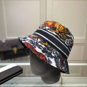 kişiselleştirilmiş kova toptan satış-2021 Sokak Trend Kova Şapka Eğlence Zaman Lüks Yüksek Kalite Kişilik Tasarımcılar Caps Şapka Erkek Mektup Baskılı Sunhat Kadınlar