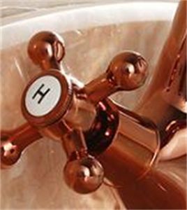 ingrosso tube copper-Rubinetto del lavandino del bagno dell annata tubo dell oro della rosa miscelatore del rubinetto del bacino della cucina dell acqua di rame antico miscelatore del rubinetto retrò del doppio titolare HotCold V2