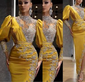 2021 Nieuwe Arabische Bling Prom Dresses Sparkly Crystal Beaded High Neck Lange Mouw Sexy Gele Side Split Gelegenheid Enkel Lengte Avondjurk