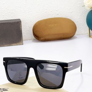 b gözlüğü toptan satış-Klasik Erkek Güneş Gözlüğü Sürüş ve Sürme Anti Parlama Gözlükleri Moda Bayanlar Plaj Koruyucu Yan Göz UV400 Yüksek Kalite TF5634 B Sunglassesses Kutusu ile