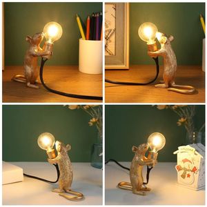 sit lamba toptan satış-Gece Işıkları Fare Lamba Yalan Oturan Ayakta Başucu Masası Reçine Karikatür Yaratıcı LED Aydınlatma Odası Masa Işık
