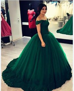 2022 Emerald Green OffショルダーレースQuinceanera Proms Dressesボールガウンアップリケコルセット背中甘い16ドレス