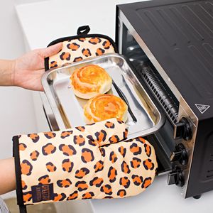 Keukenhandschoenen Isolatie Leopard Patroon Pad Koken Microgolf Handschoenen Bakken BBQ Potholders Oven Wanten