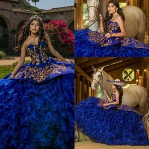 altın quinceanera önlük toptan satış-Kraliyet Mavi Prenses Quinceanera Elbiseler Boncuklu Altın Dantel Embrodiry Dantel up Korse Ruffles Parti Tatlı Kıyafeti Vestidos De