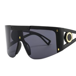personalized frames toptan satış-2021 rüzgar geçirmez ve kum geçirmez ayna güneş gözlüğü büyük çerçeve tek parça spor gözlük kişilik maskesi Avrupa Amerikan moda usta ddesigner