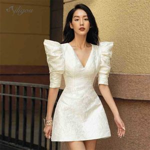 bayanlar elbiseler satışı toptan satış-Satış kadın Yaz Seksi Kısa Kollu V Yaka Pileli Beyaz Bayanlar Elbise Tasarımcısı Moda Parti Vestido