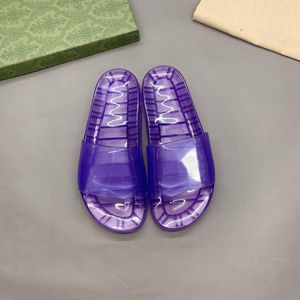 jöle yastıkları sandalet kristali toptan satış-Kadınlar Jöle Sandalet Şeffaf Kristal Kauçuk Terlik Yaz Erkekler Düz Jöles Slaytlar Plaj Sandal Üst Lüks Tasarımcı Bayanlar Meyve Mektubu Slayt Çiftler Ayakkabı