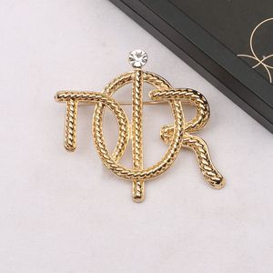 Classic Vintage Gold D Brand Luxury Desinger Brooch Women Rhinestone Letters Brooches Suit Pin Fashion Jewelry Clothing Decoration High Quality Accessories