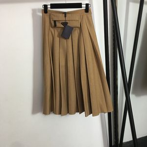 kızlar için üniversite modası toptan satış-Üniversite Tarzı Kadın Etekler Moda Üçgen Rozeti Lady Elbise Yüksek Bel Zarif Charm Kız Elbise Giyim